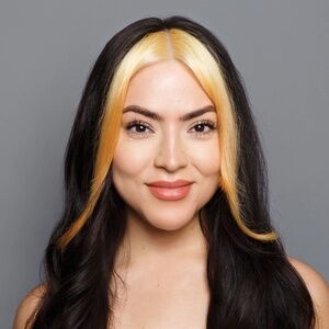Good Dye Young "Streaks & Strands" lightening kit